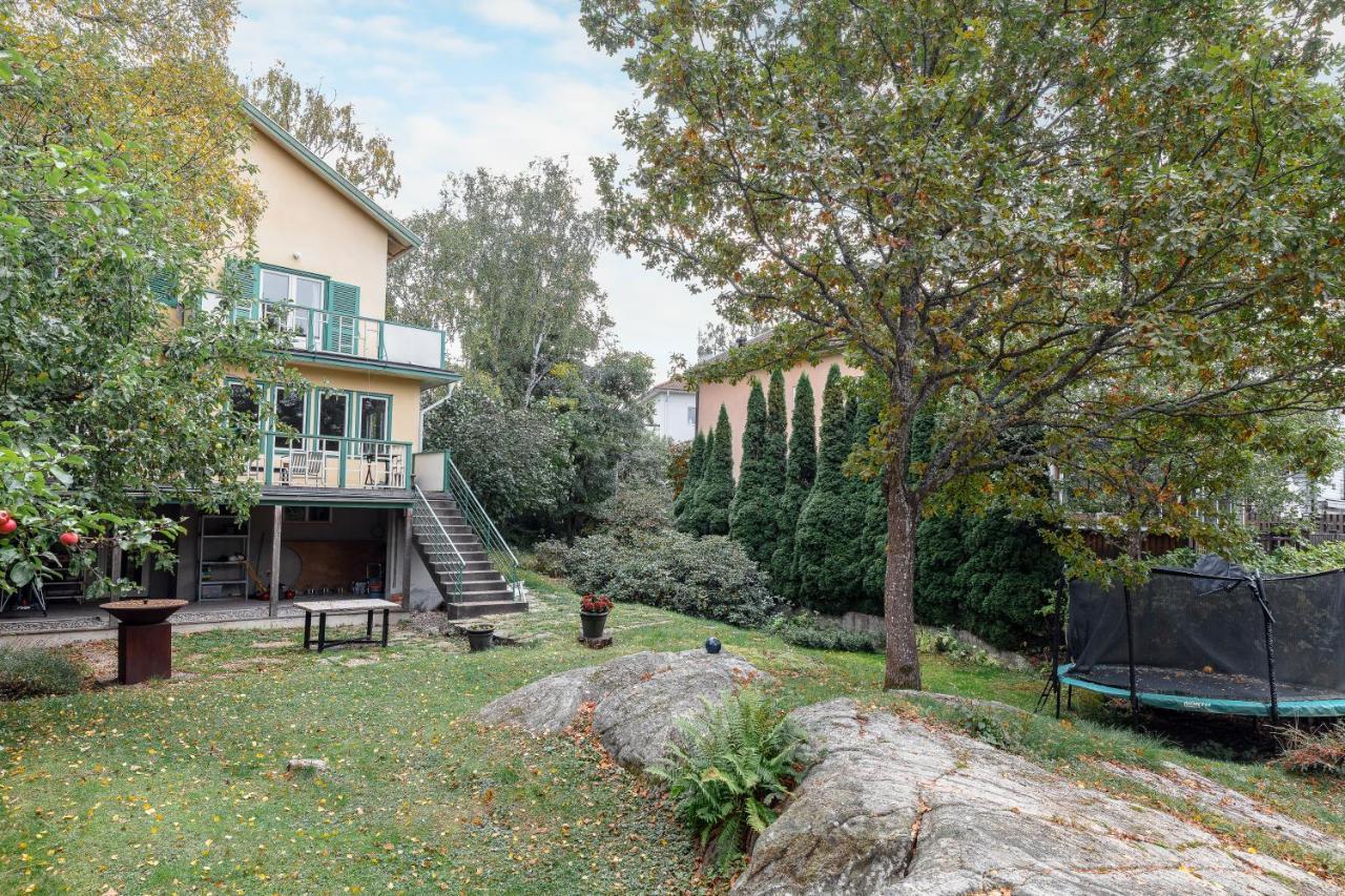 Fantastic 4 Bedroom Home In Bromma With Everything Стокхолм Екстериор снимка