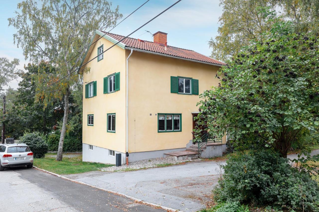 Fantastic 4 Bedroom Home In Bromma With Everything Стокхолм Екстериор снимка