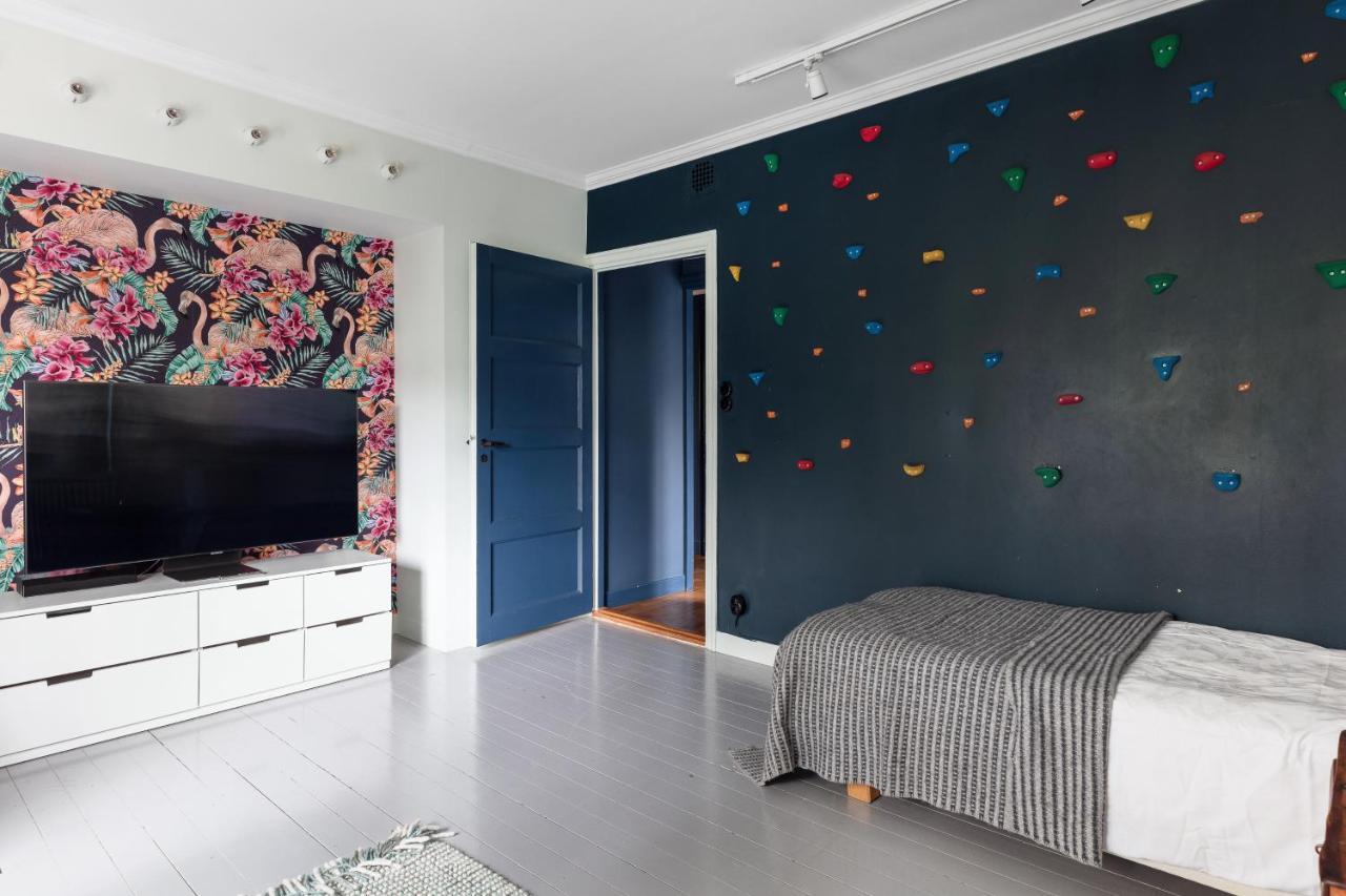 Fantastic 4 Bedroom Home In Bromma With Everything Стокхолм Екстериор снимка
